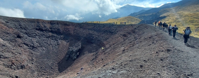 KALURA ETNA TREKKING